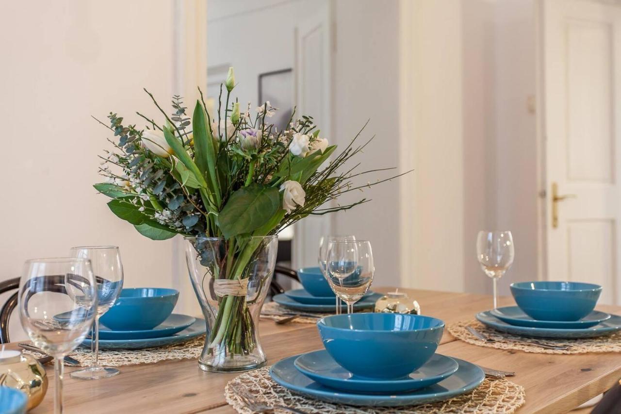 Old Town 2 Bdr Apartment, Free Coffee Apartment *