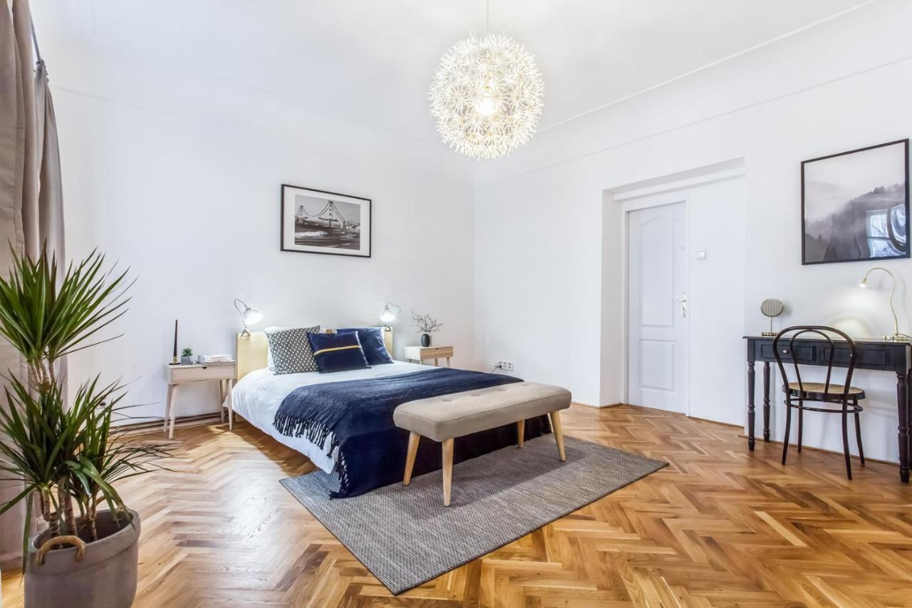 Old Town 2 Bdr Apartment, Free Coffee Apartment Prague