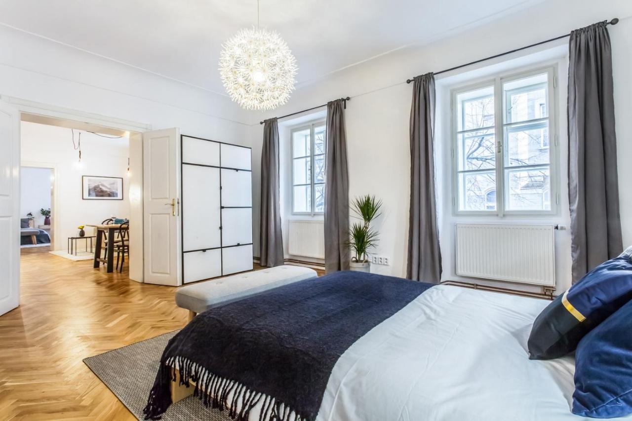 Old Town 2 Bdr Apartment, Free Coffee * Prague