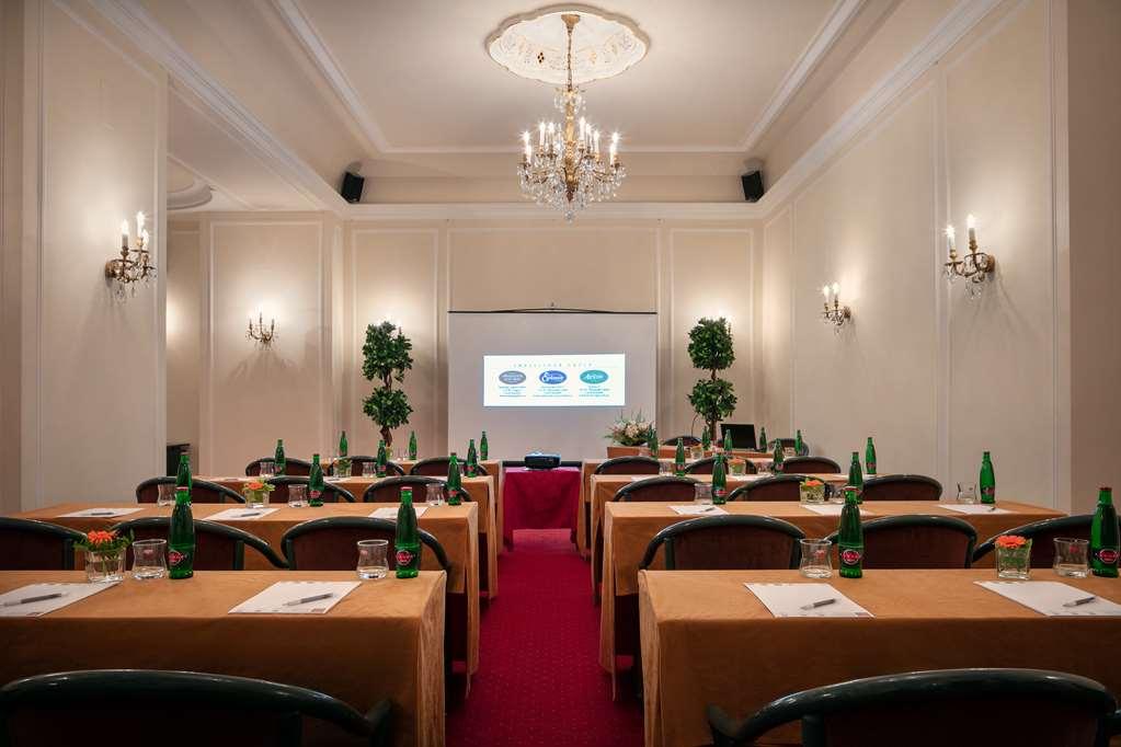 Hotel Ambassador Zlata Husa