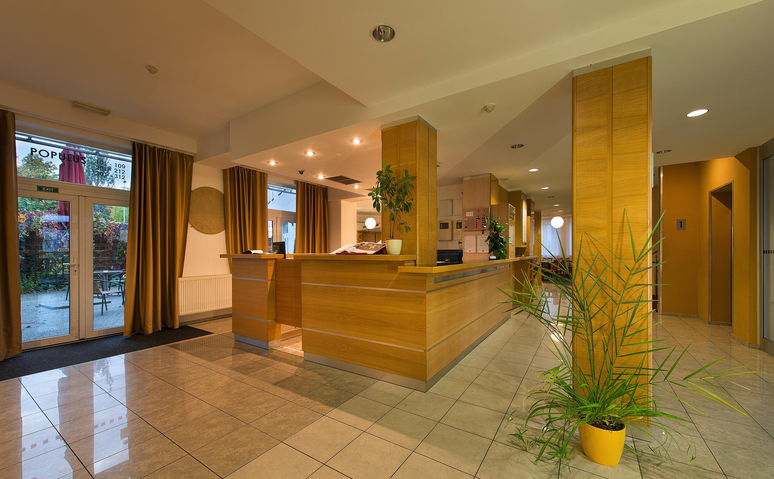 Ea Populus Hotel 3*