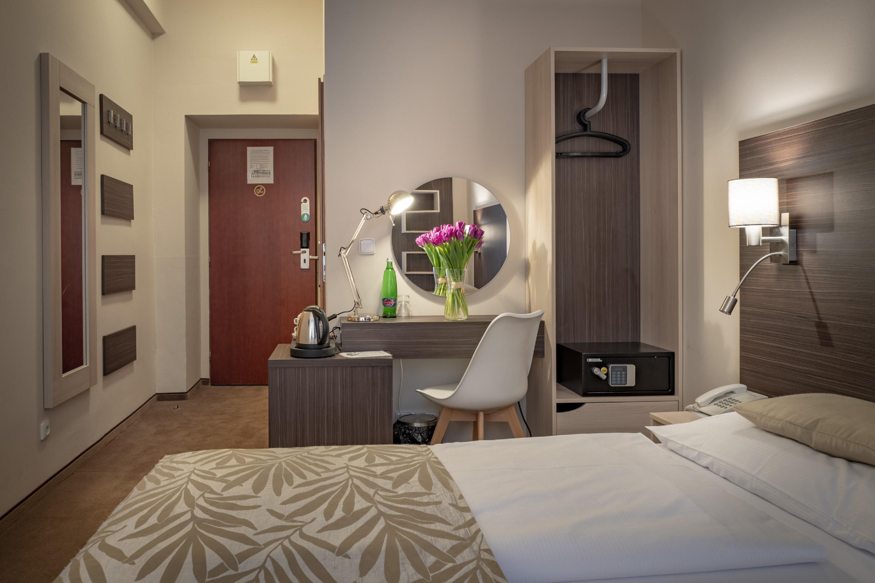 Hotell Pytloun Kampa Garden 4*