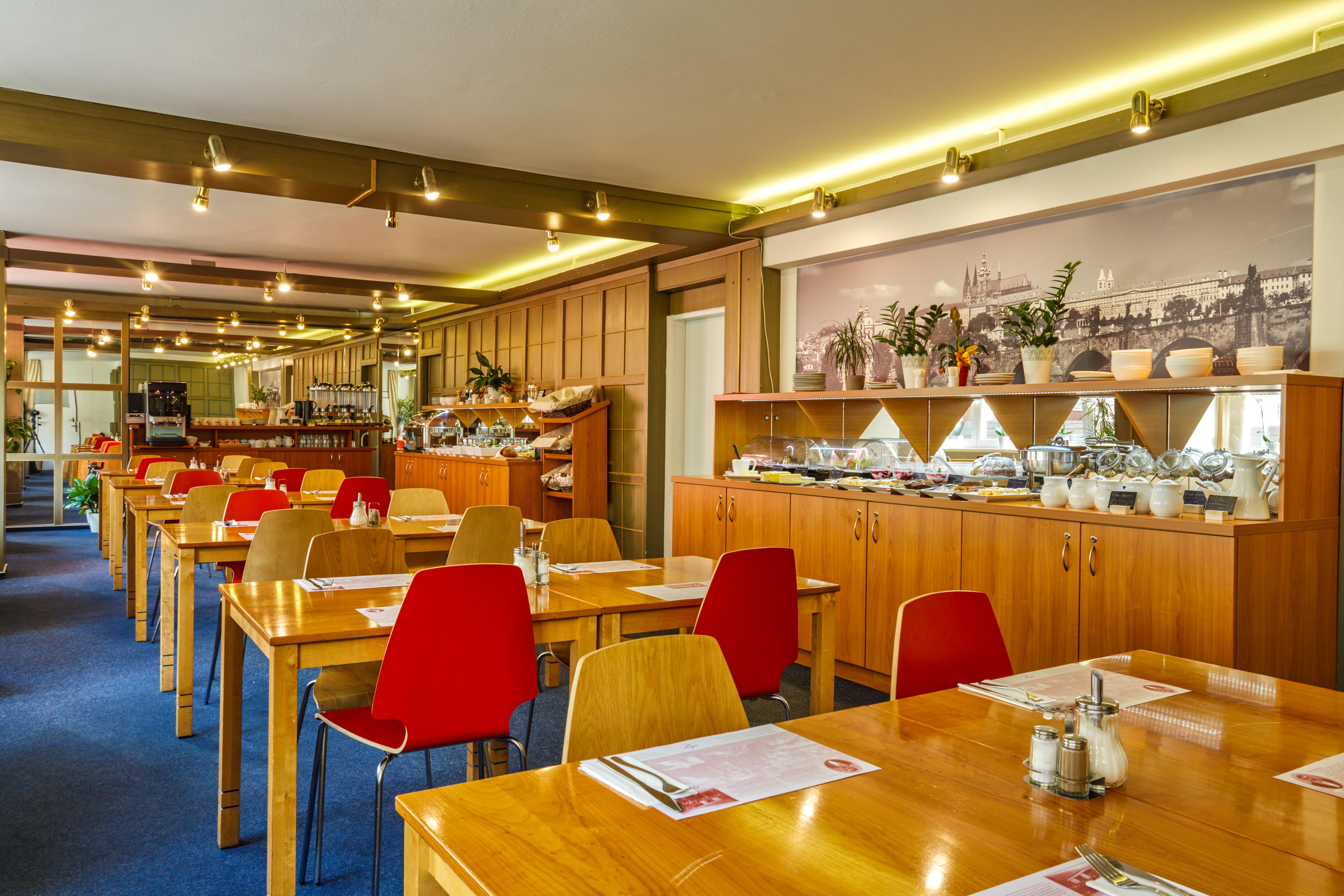 Hotel Charles Central 3*