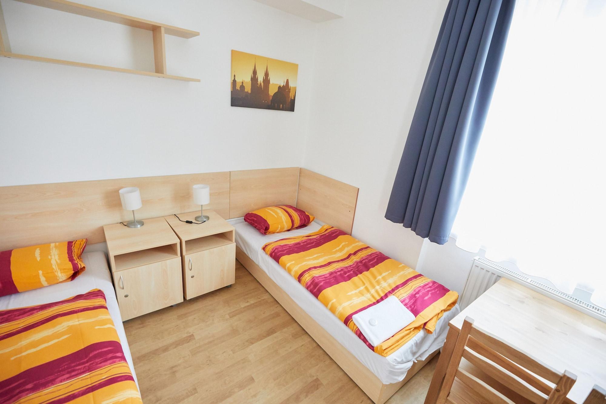 Hotell University Hotel 2*