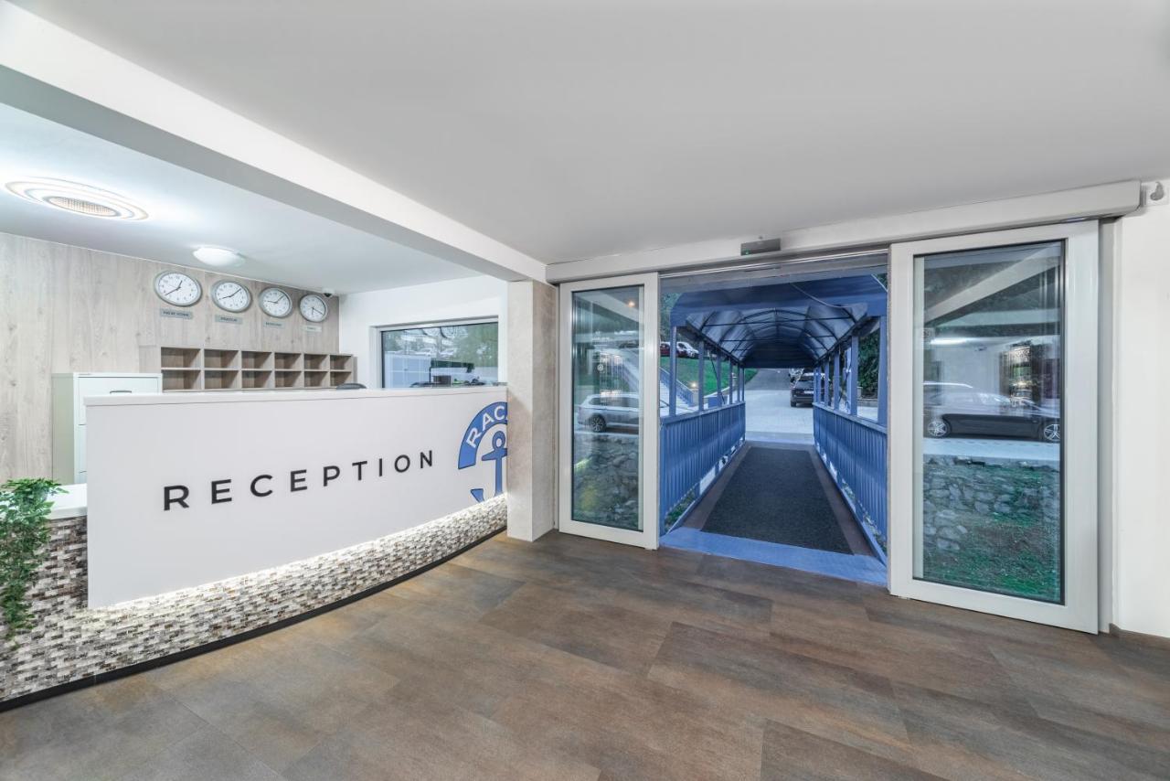 Båthotell Racek 3*