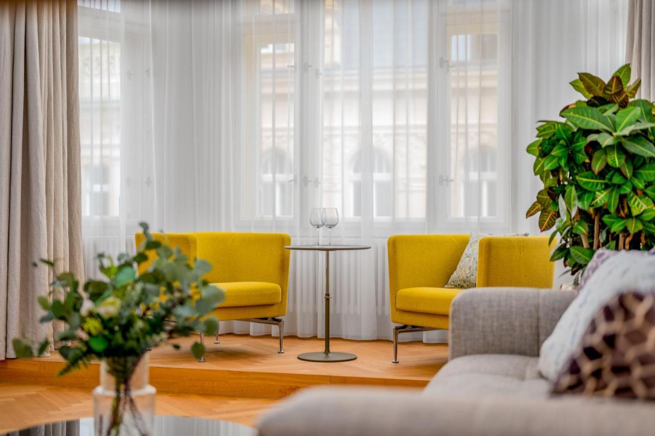 Days - Old Town - Spacious Apartmán *