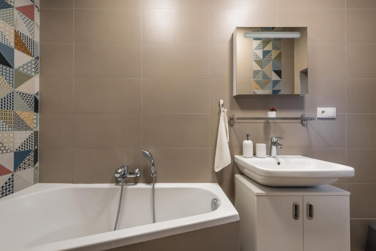 Wonderful Next To The Jerusalem Synagogue Apartment *