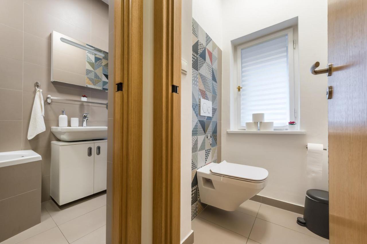 Wonderful Next To The Jerusalem Synagogue Apartment *
