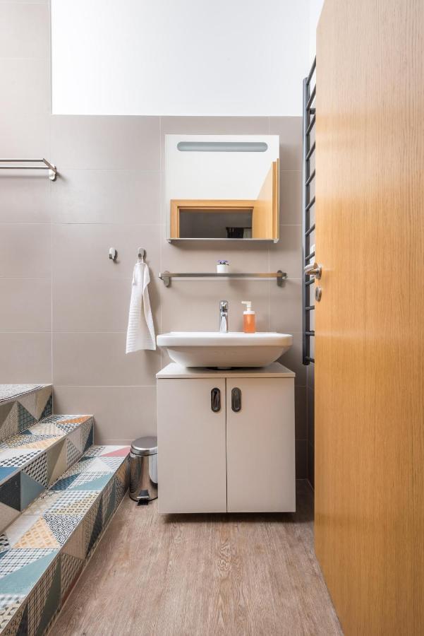 Wonderful Next To The Jerusalem Synagogue Apartment *