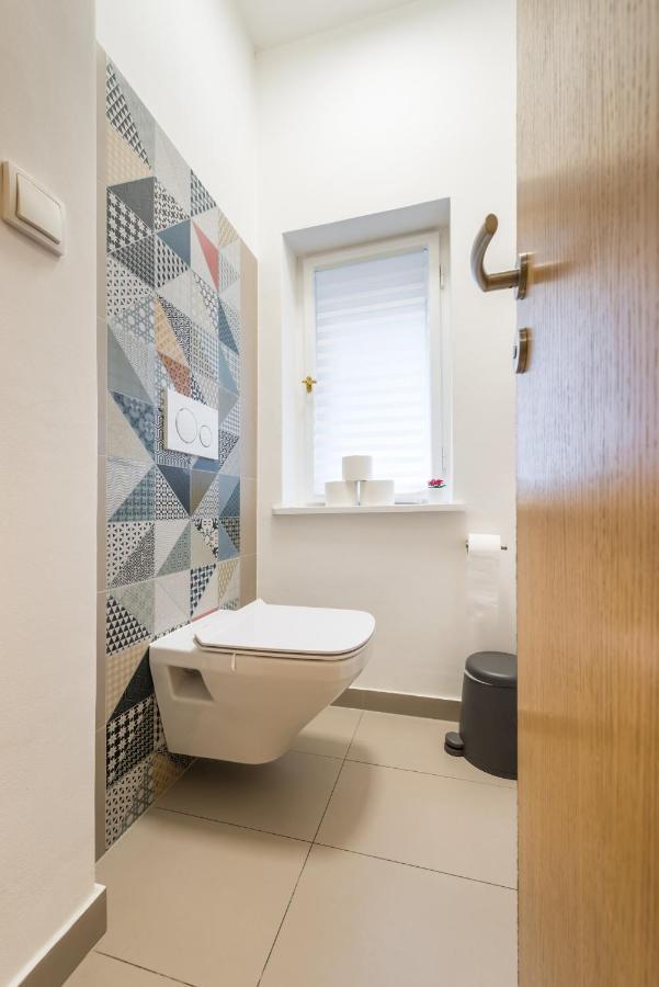 Wonderful Next To The Jerusalem Synagogue Apartment *