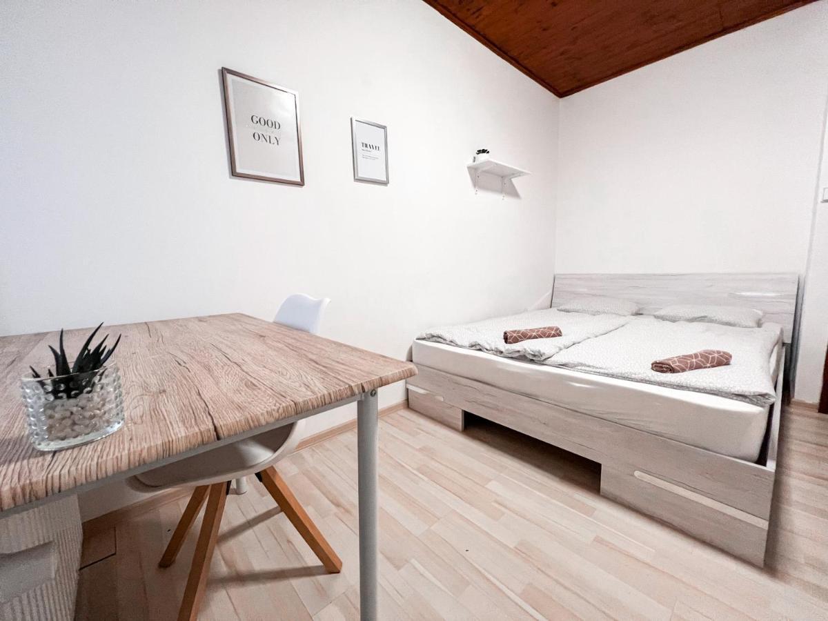 Williams Apartment *