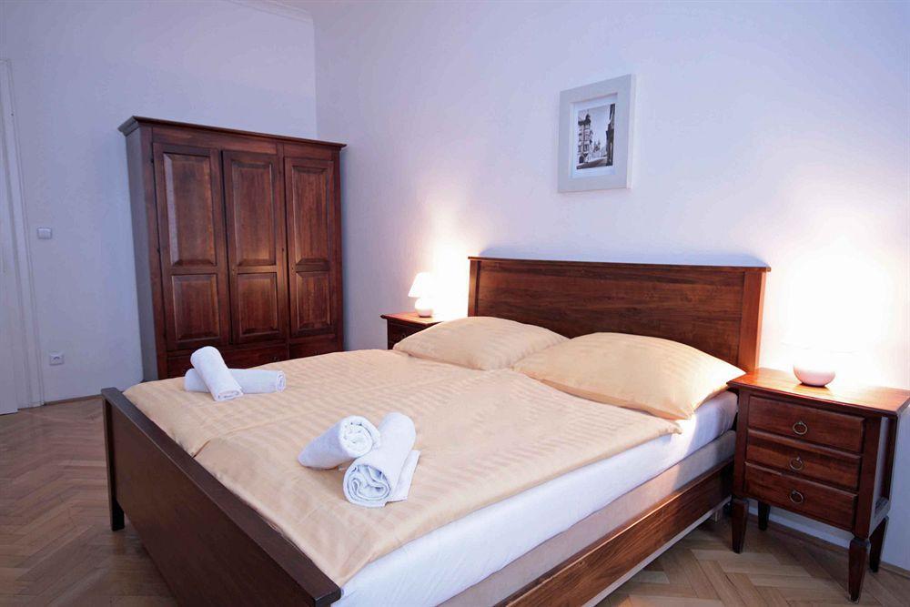 Leo Old Town Apartment *