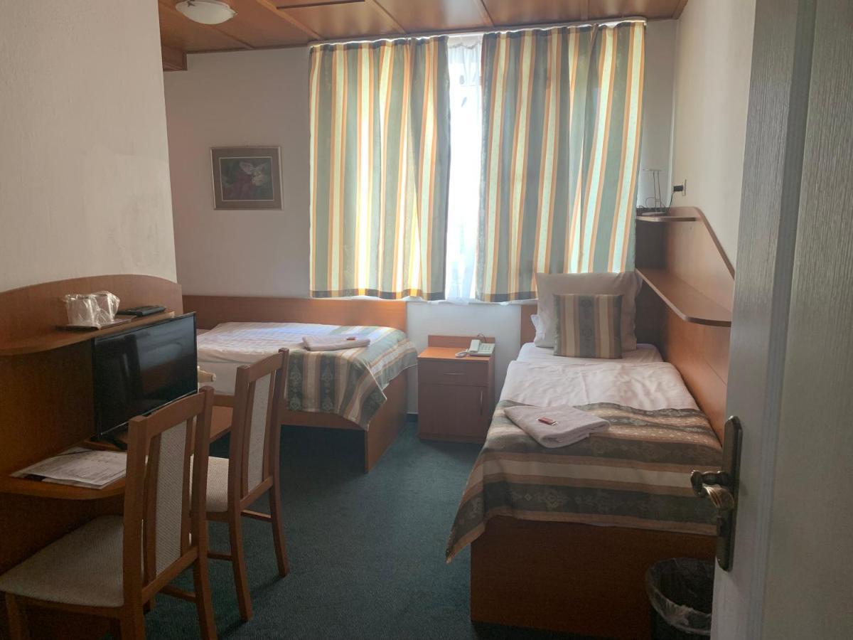 White House Hotel 3*