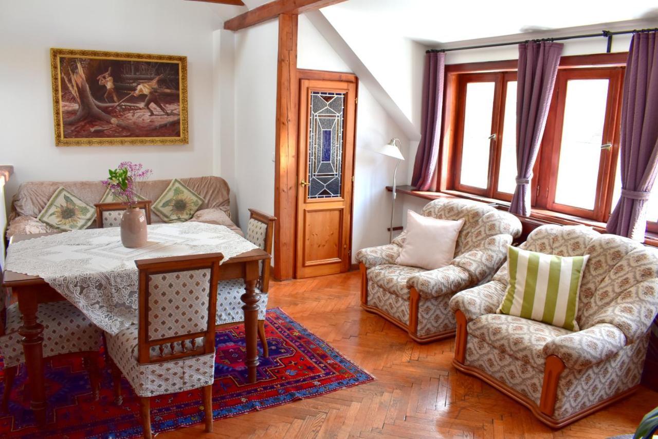 Old Town Konviktska - Bohemian Apartment