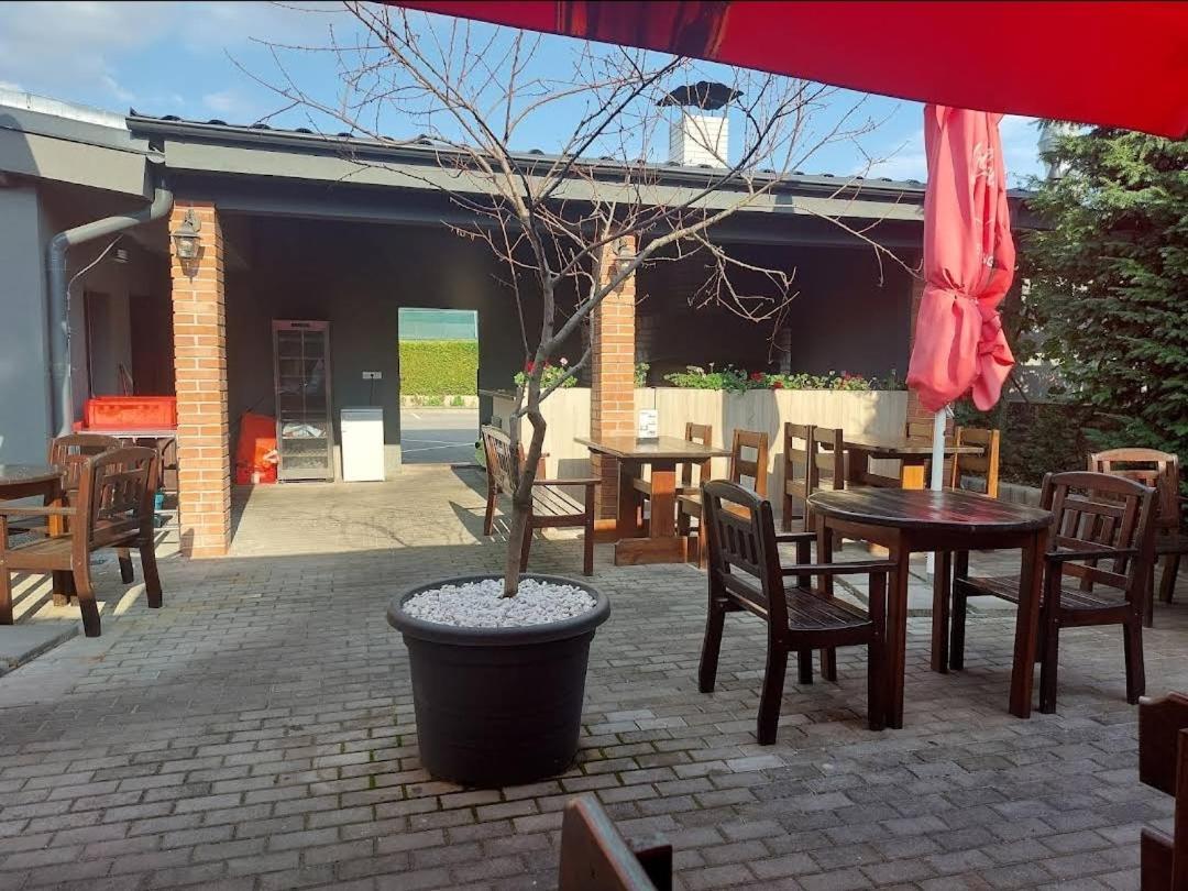 Sun-house Pension&restaurant -parkingfree- Hotel Prague