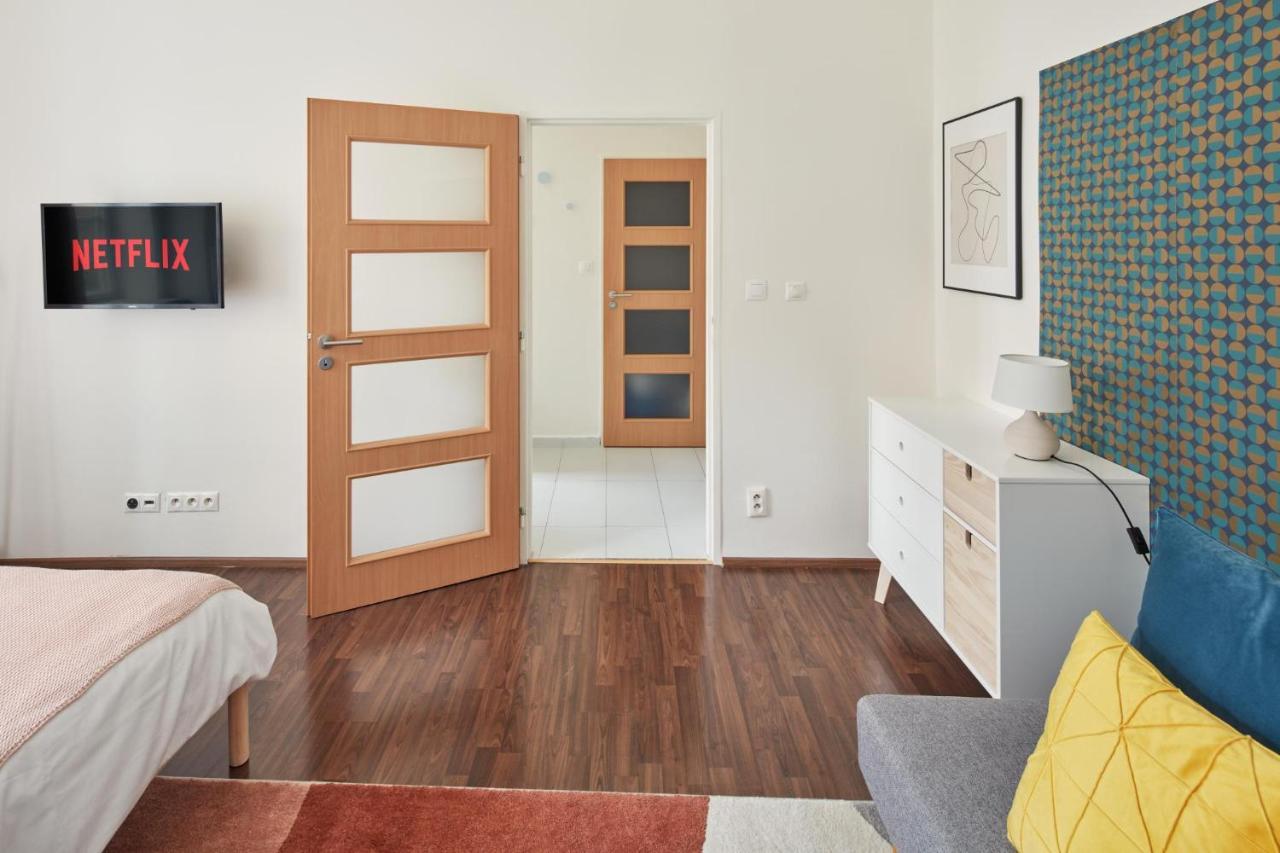 Modern Flat In Old Town By Days * Prag