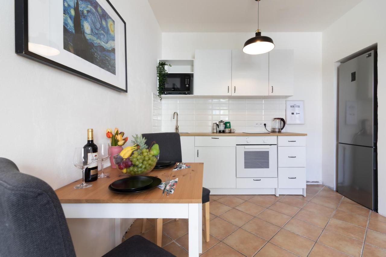 Apartment Aparts By The Bridge Prag