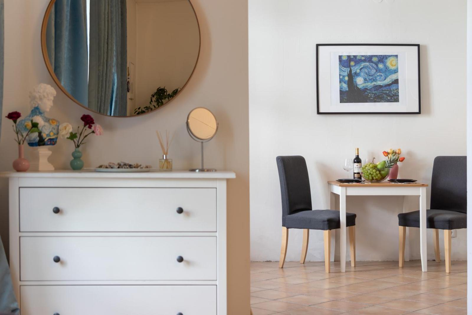 Aparts By The Bridge Apartment *