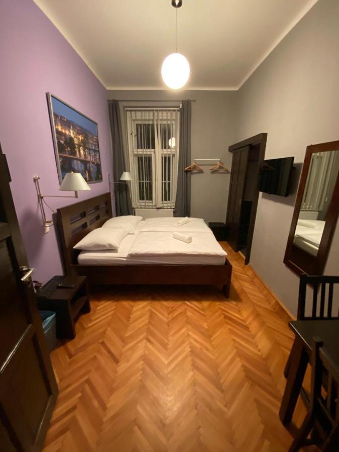 Station 3* Praha