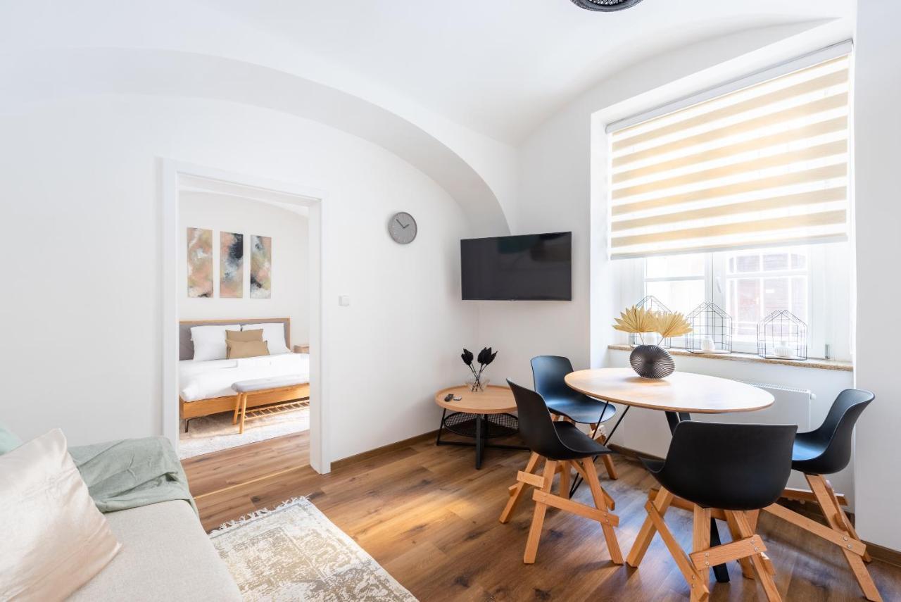 George Apartment *