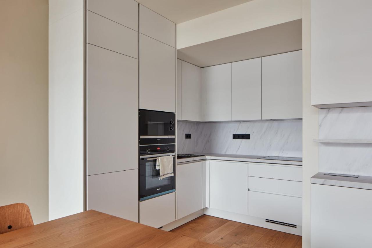 Days - Designer Apts - Garage - Terrace - Easy Access Lägenhet *