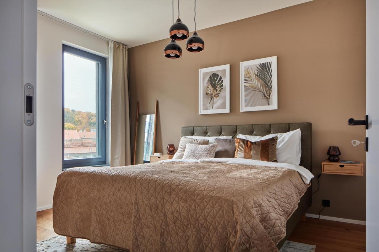 Days - Designer Apts - Garage - Terrace - Easy Access * Prag