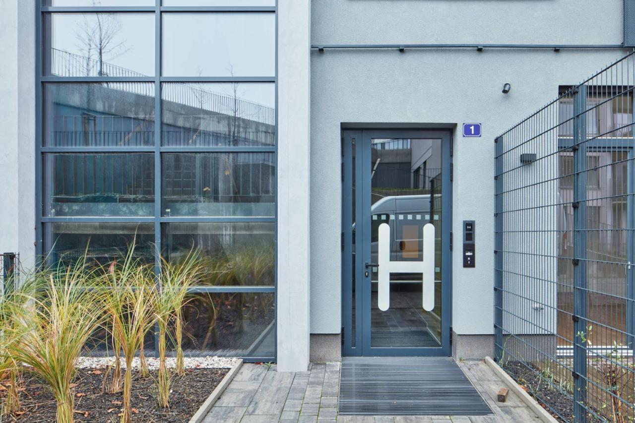 Days - Designer Apts - Garage - Terrace - Easy Access Lägenhet