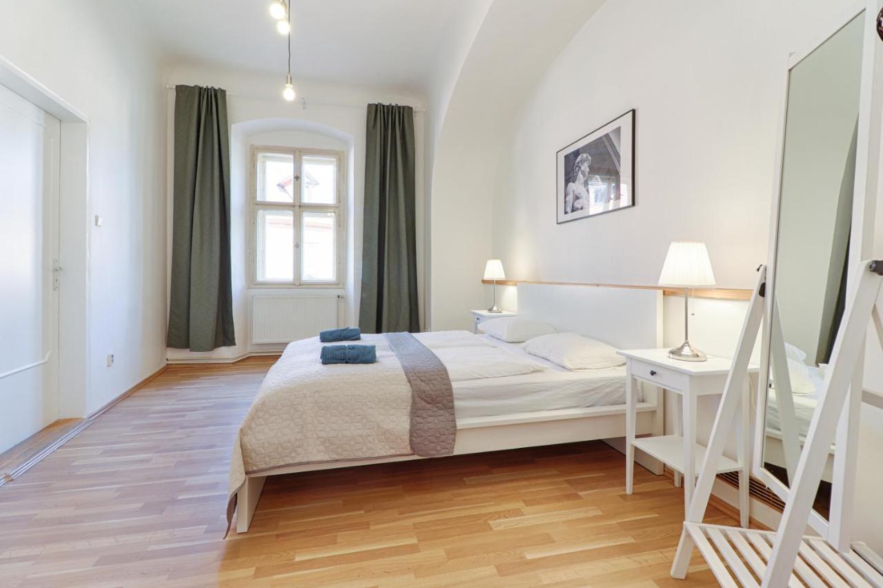 Apartment Aparts By The Bridge *