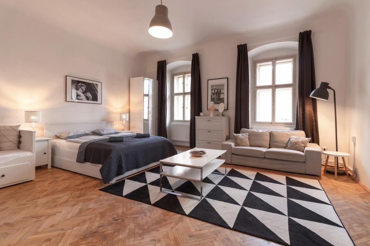 Aparts By The Bridge Apartment *
