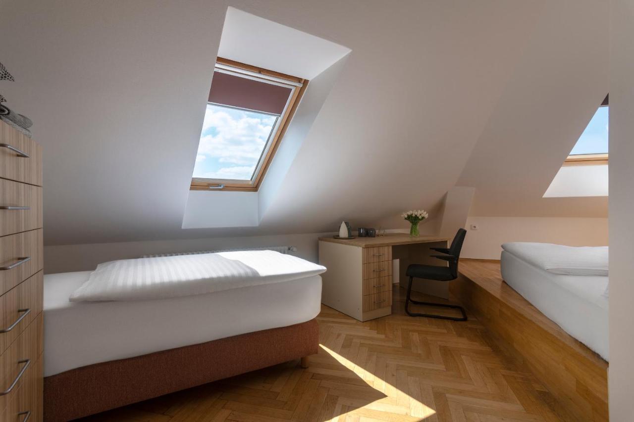 Aparthotel Bohemian Dreams And By Dwellfort Praha