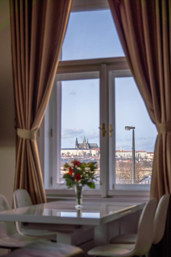 Exclusive With A View Of Castle And Vltava River Apartment Prag