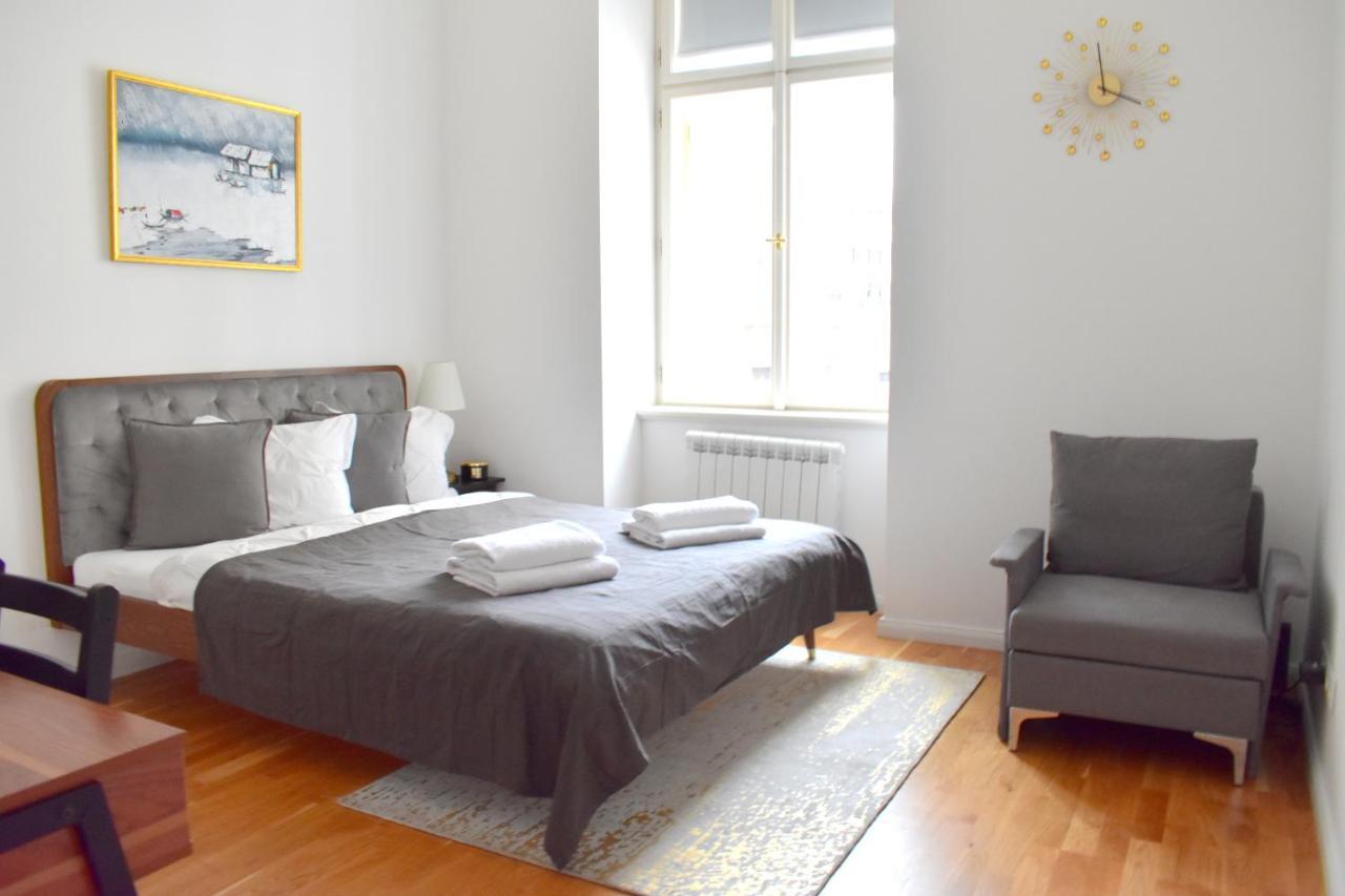 Lovely In Center Apartment Prag