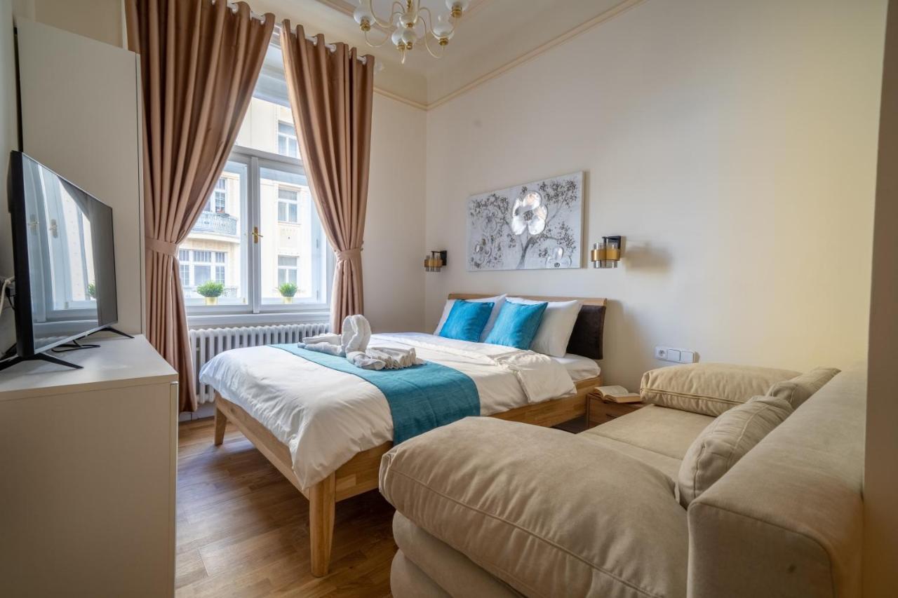Exclusive With A View Of Castle And Vltava River *