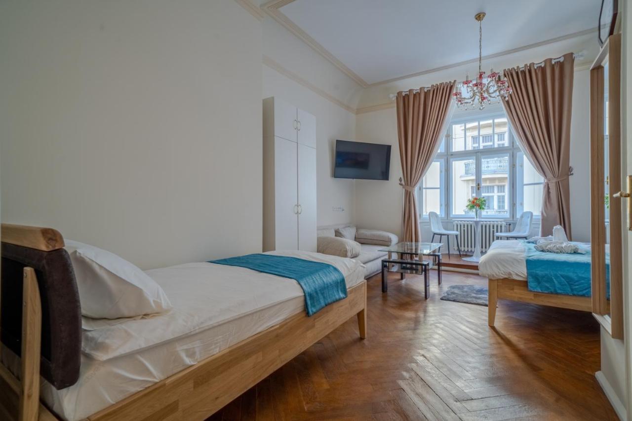 Exclusive With A View Of Castle And Vltava River Apartment