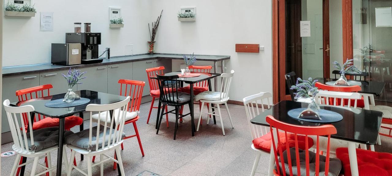 Safestay Prague Charles Bridge Hostel *