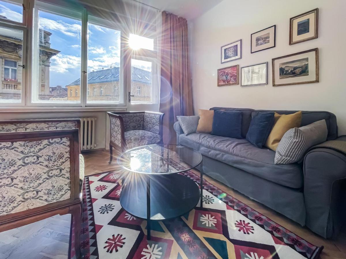 Turnkey I Vintage Terrace