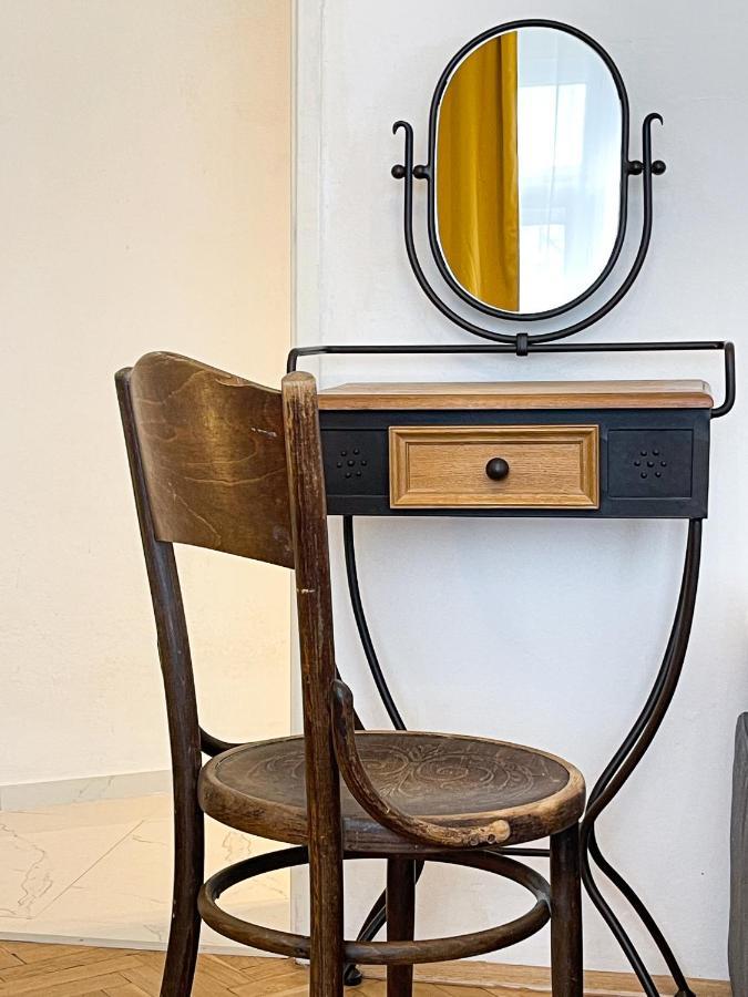 Turnkey I Vintage Terrace