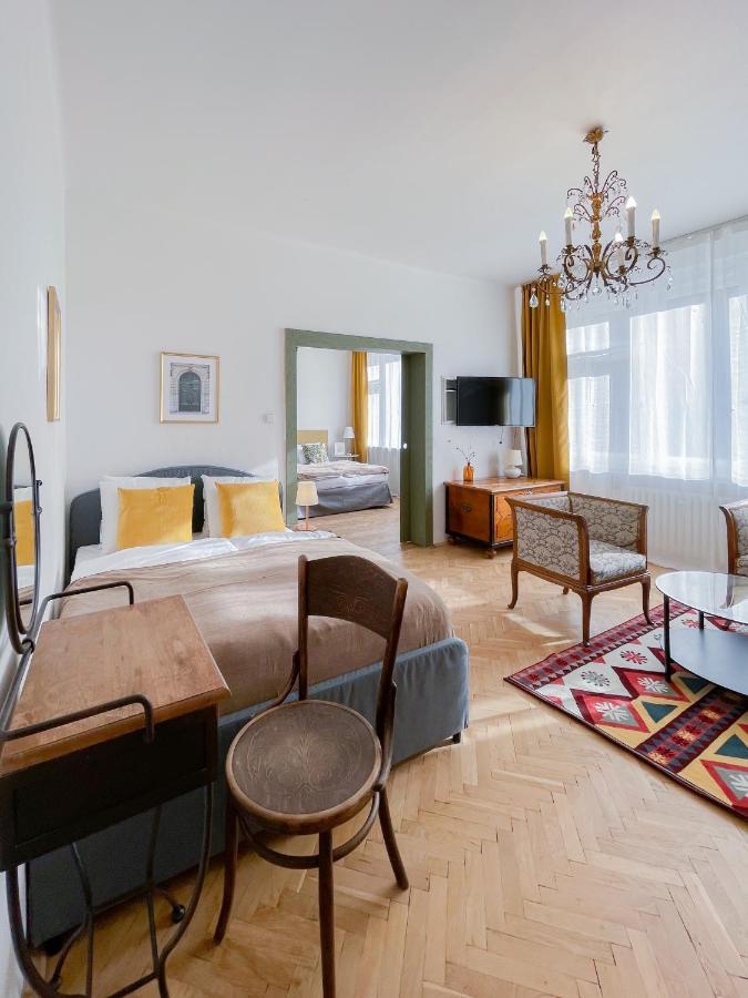 Turnkey I Vintage Terrace