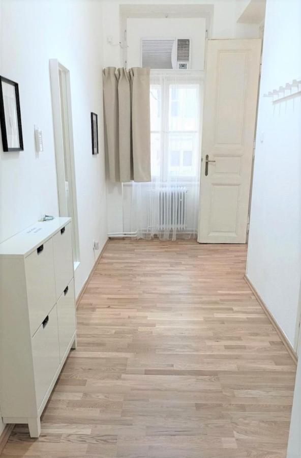 Wenceslas Aparthotel 3*