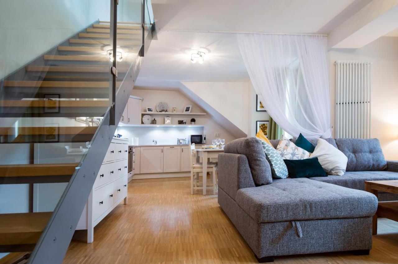 Modern Charvatova Lägenhet