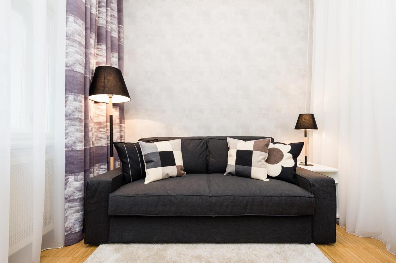 Modern Charvatova Lägenhet