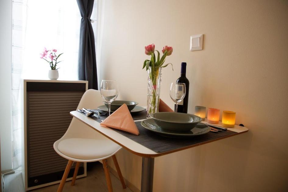 Cosy Studio, 15min To Old Centre, Self-check In, Free Wifi, Welcome Drink! * Prag