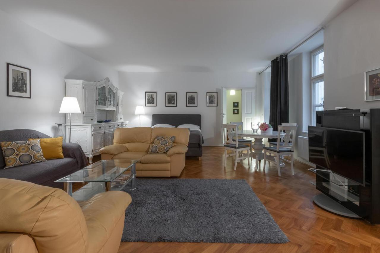 Carolinum Apartment