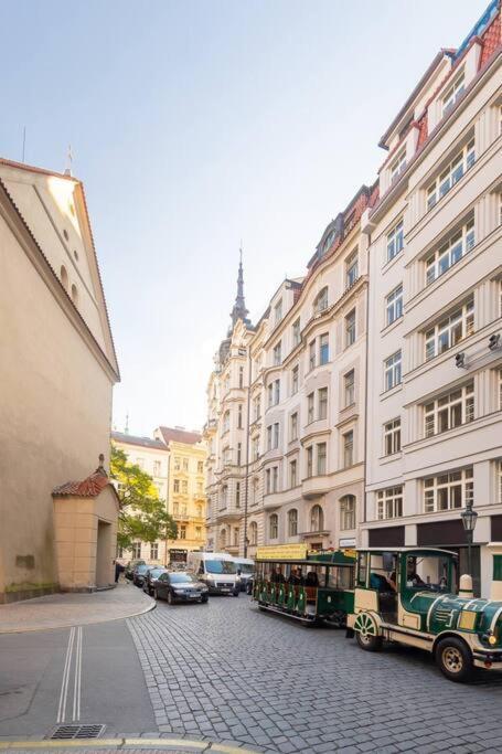 Apartment Old Town Square Luxury *