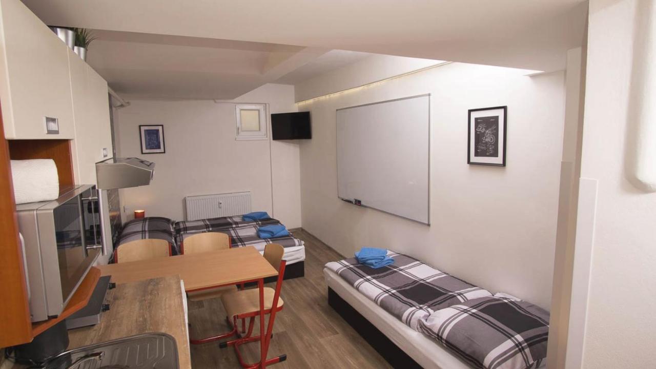 School - Your Unique Place In By Metro Vysehrad Apartment