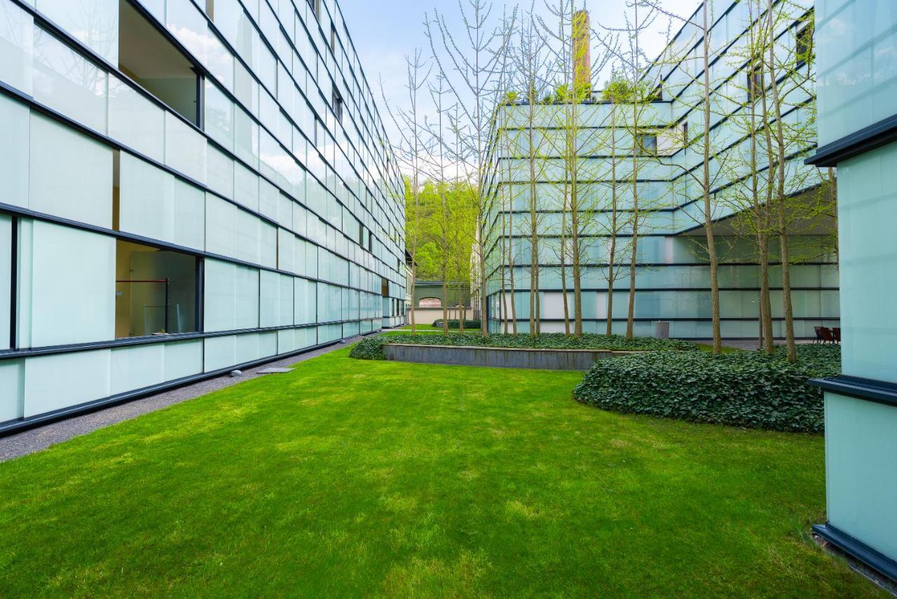 With 4 Bedrooms Apartment Prague