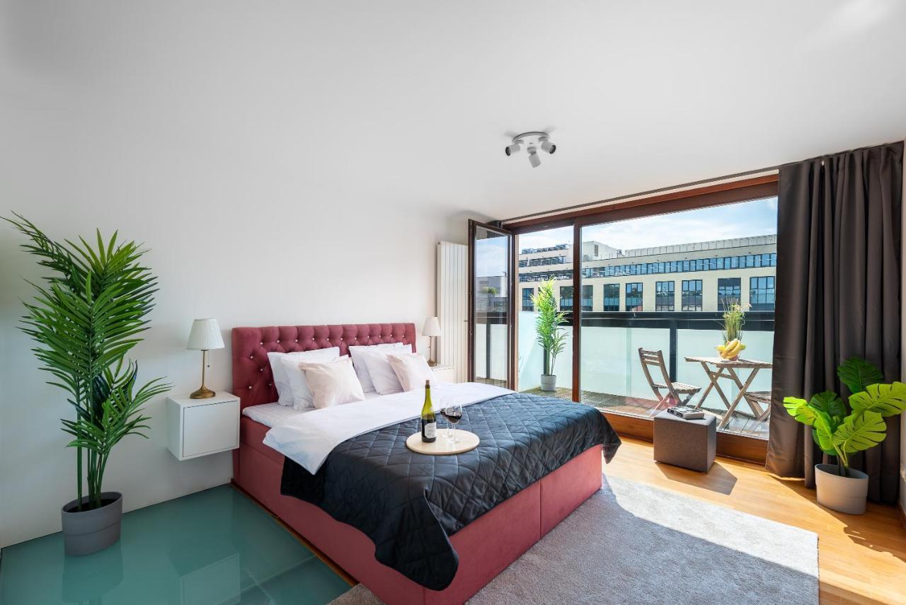 With 4 Bedrooms Apartment Prague