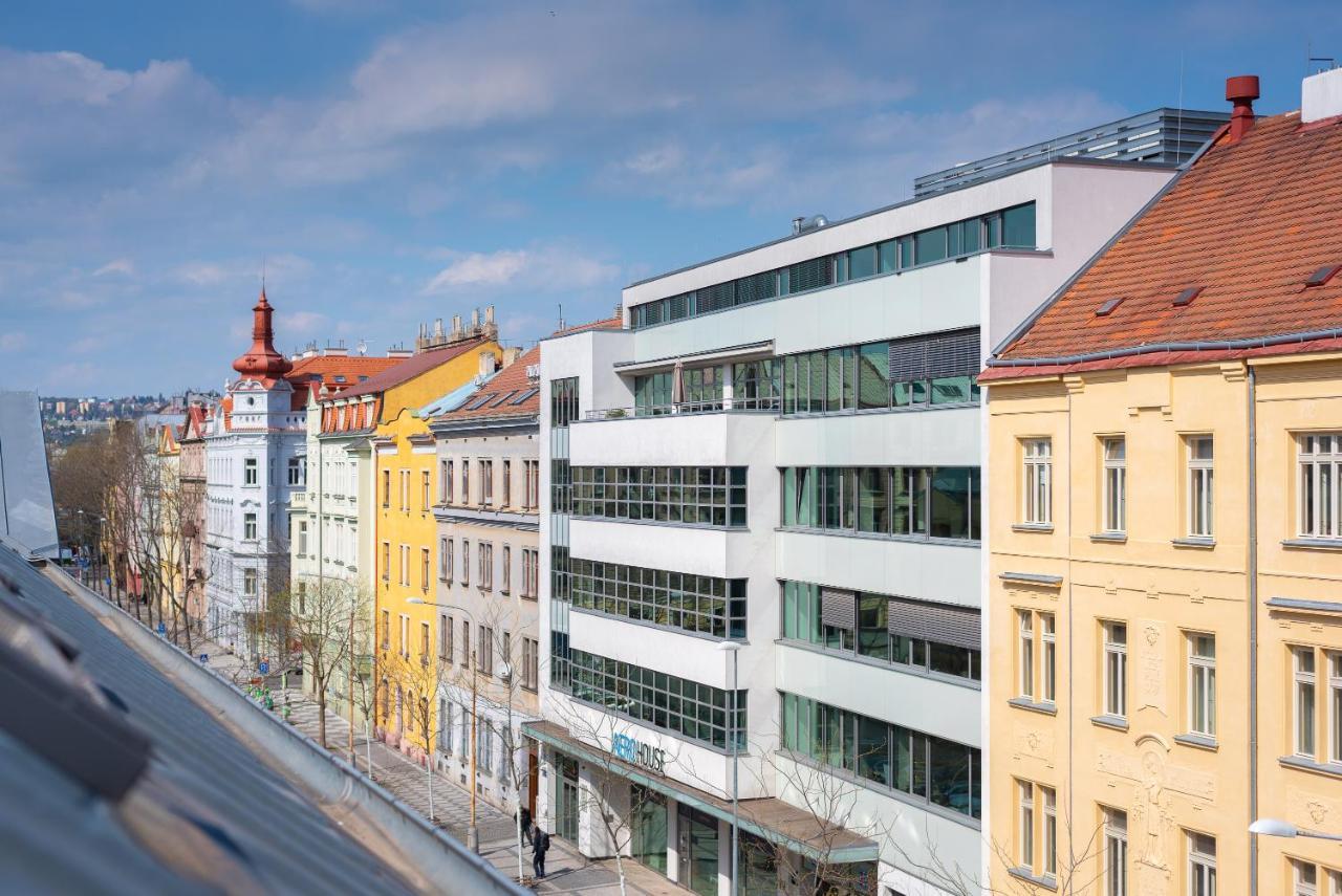 With Balcony And Parking Near The Museum Praha