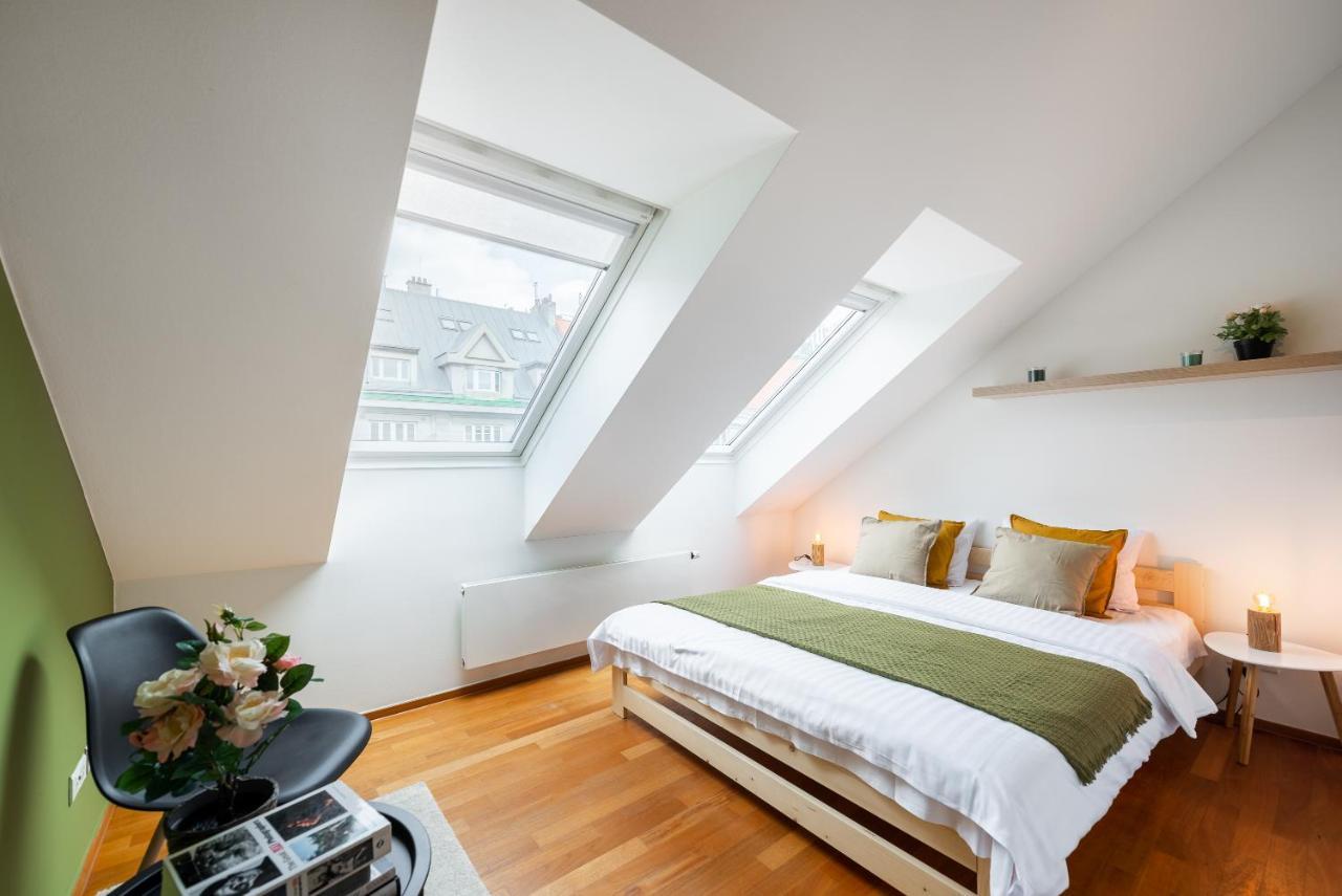 With 4 Bedrooms Apartment Prague