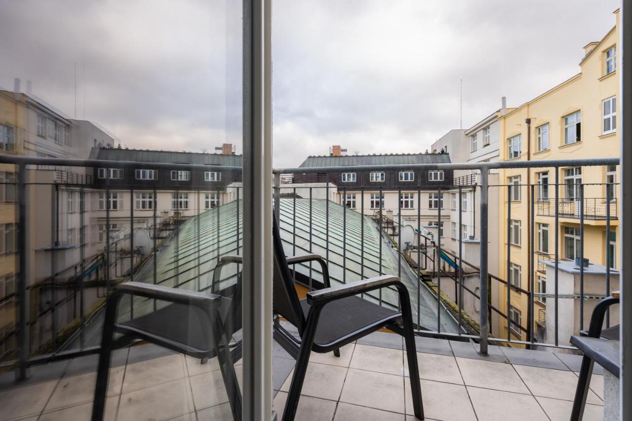 Ea Melantrich Hotell 4*